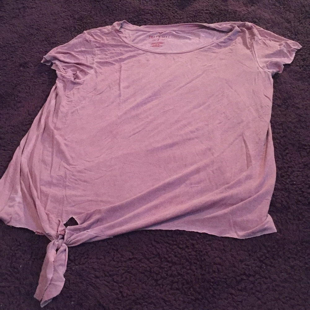 Pink/purple American eagle t-shirt